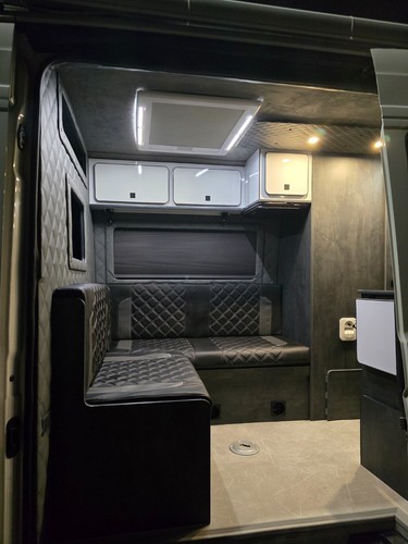 Volkswagon Crafter Campervan Motorhome - Picture 8 of 24