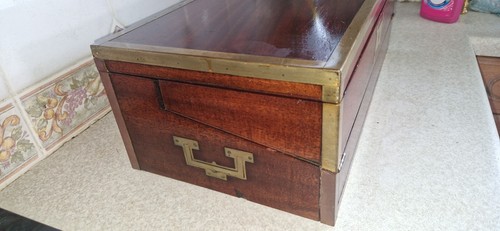 LARGE ANTIQUE GEORGIAN CAMPAIGN ROSEWOOD BRASS WRITING SLOPE WITH KEY - Picture 3 of 13
