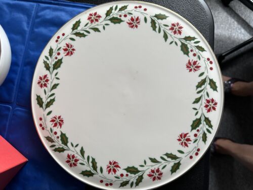 Royal Doulton Holly Christmas Cake Plate Tray 1986  English Porcelain - Picture 1 of 7