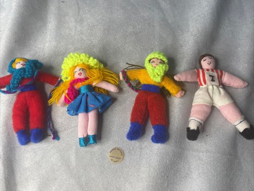 Vintage Miniatur Puppen Konvolut 4 bunte Stoffe 3 Zoll