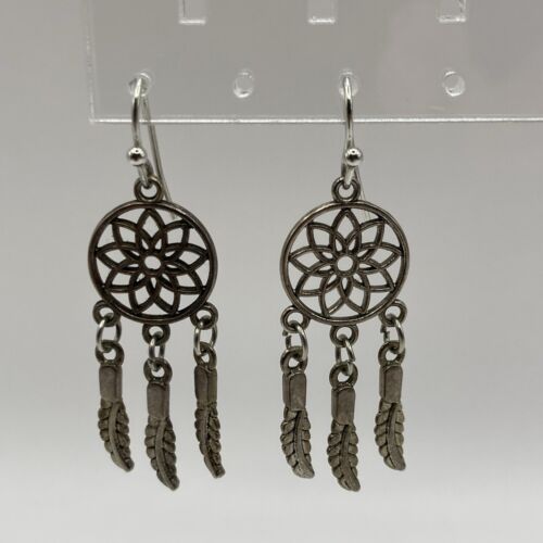 A Set Of Dream Catcher Dangling Silver Toned Earrings  - Afbeelding 1 van 3