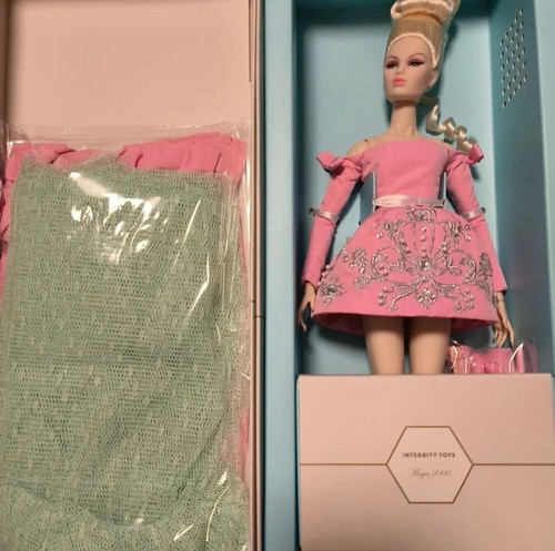Integrity Toys Nu Face Grand Gala In Rome Karolin Stone LE 1500 Dressed Doll NEW - Picture 5 of 5