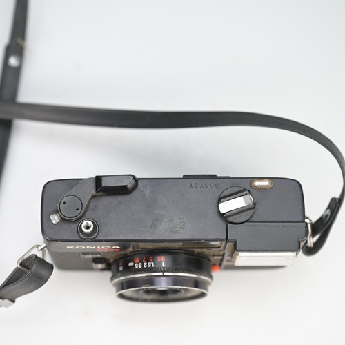 Vintage Konica C35 Rangefinder with Case - Picture 6 of 12