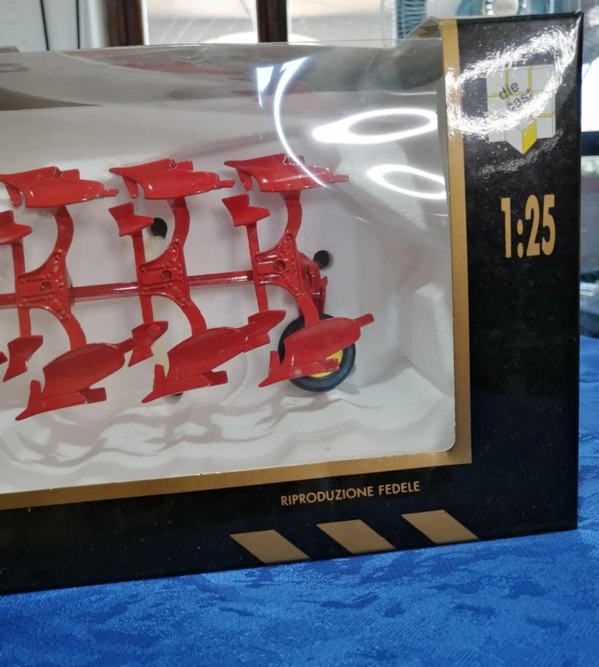 ROS AGRITEC MODEL FORD 8970 + ARATRO - 1:25 Collezione GOLD - LIMITED EDITION  - Immagine 4 di 4