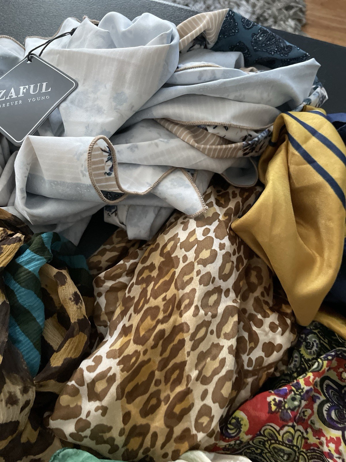 Scarves VTG bundle - image 7