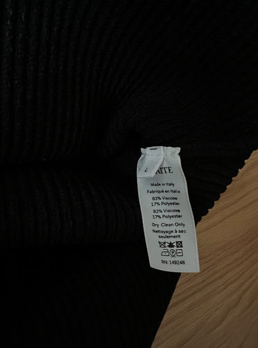 Khaite THE MADDY TOP in Black. Retail price $1380 - 第 16/16 張圖片