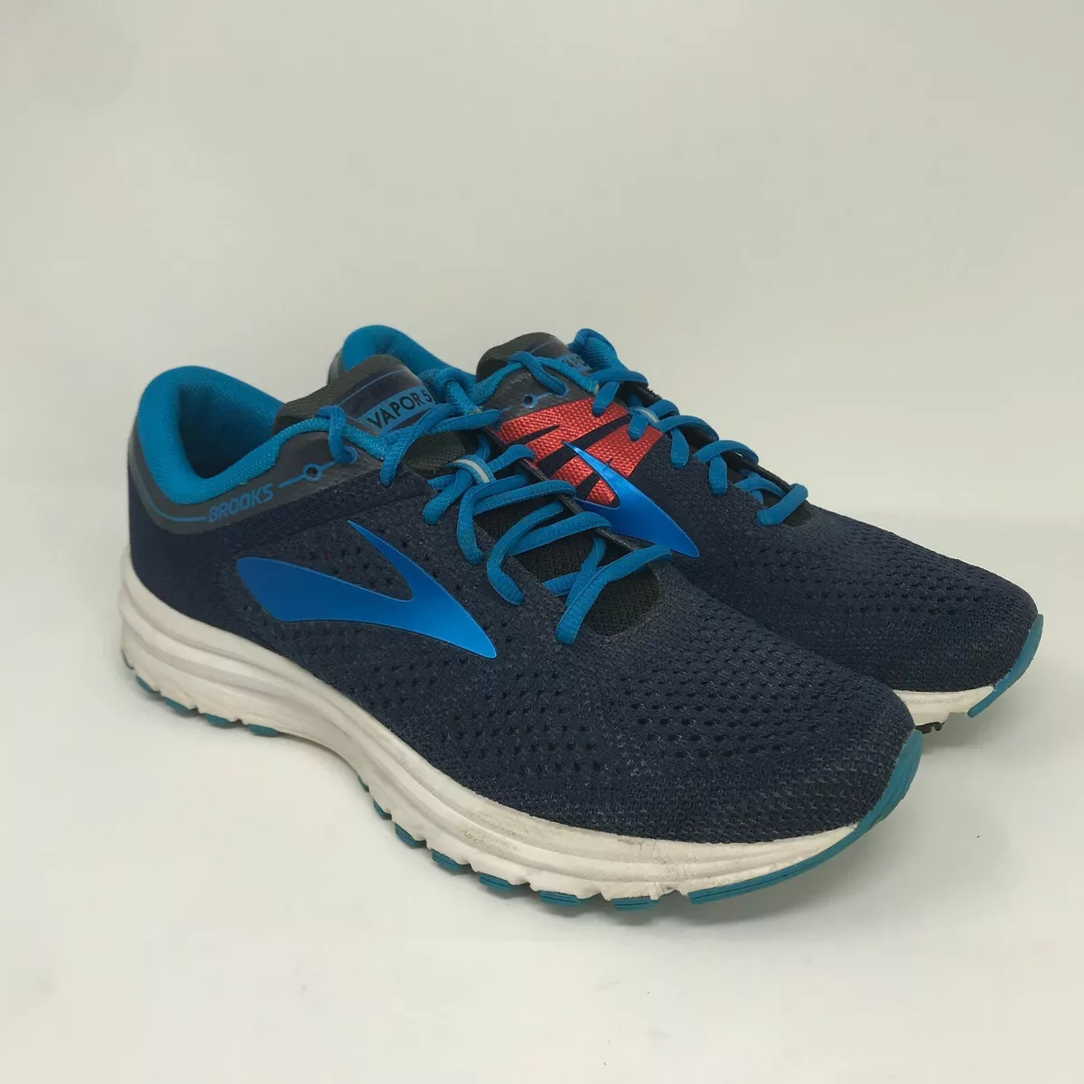 Brooks Men s Vapor 5 Running Training Athletic Shoes Blue White