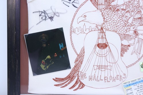The Wallflowers Concert Tee T Shirt 2009 Autographed Signed Jakob Dylan Band HTF - Picture 4 of 12
