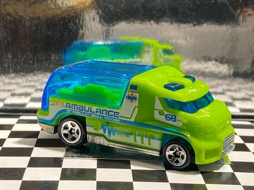 1/64 RAPID RESPONCE AMBULANCE GREEN M3 - Picture 3 of 5