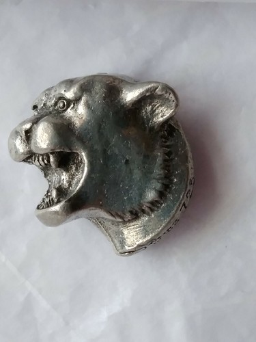 Lapel Pin 725 Silver Cougar Mountain Lion North & South America Wildcat