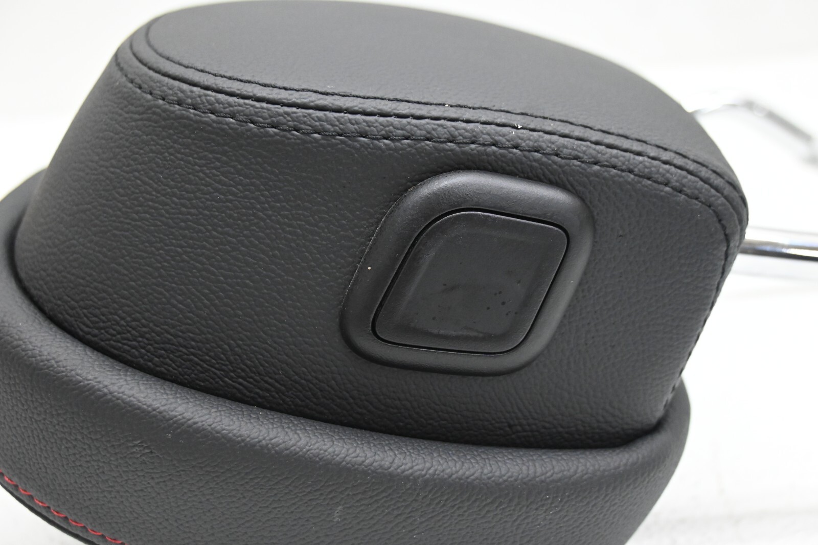 ⭐ 14-22 Maserati Ghibli Front Seat Headrest Restraint Leather Trim Black Oem
