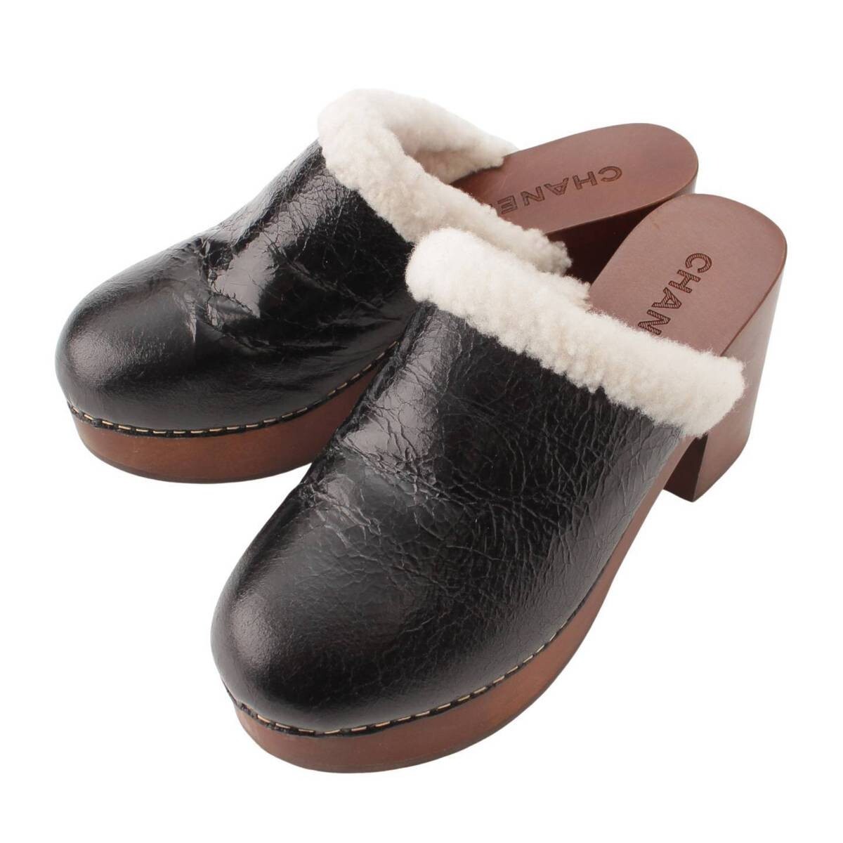 CHANEL サンダル G35368 CHANEL G35368 Leather Mouton Sabot Sandals 38C Black Women