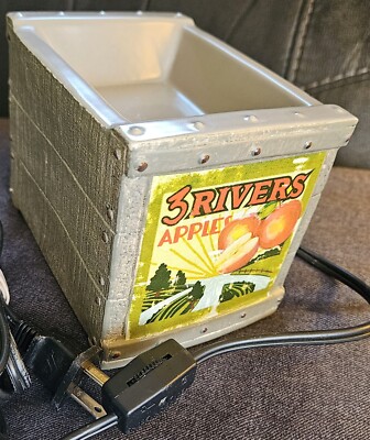 SCENTSY FRUIT CRATE FULL SIZE WARMER APPLE PEACH RETIRED COUNTRY TESTED (G5)