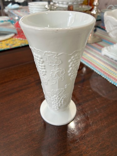Vintage Indiana Colony Milk Glass Harvest Grape and Leaf Vase - 7 1/2" - Picture 2 of 5