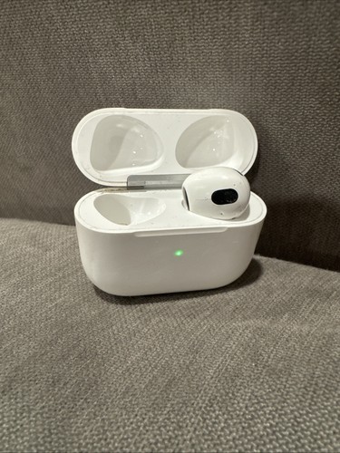 Apple AirPods (3. Generation) A2564 rechter Ohrhörer - mit Ladecase getestet