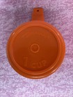 Vintage-Retro Set of 4 Tupperware Orange Measuring Cups & 5 Beige Spoons — photo 5