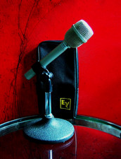 Vintage 1983 Electro Voice RE-11 dynamic cardioid microphone w clip RE15 RE10 2