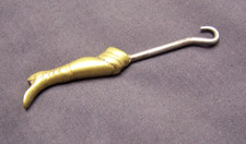 ANTIQUE 1900's BRASS CHILD'S BOOT SHAPED SHOE BUTTON HOOK FOR LACES 3" LONG RARE