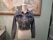 Ashley Vintage Charm Women's Cropped Denim Jacket Blue Collared Button Pockets M