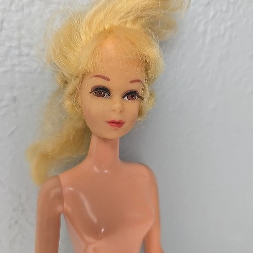 Vintage Mattel Barbie 70s Francie with Growin' Pretty Hair #1129 Doll