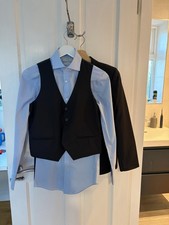 Men’s Navy 3 Piece Suit And Shirt Slim Fit from Moss Bros. 30” Waist. Ins Leg31”