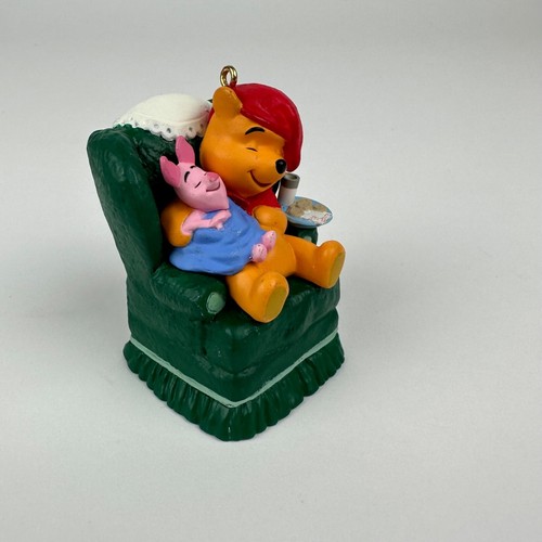 Vintage 1997 Waitin' on Santa Winnie the Pooh Piglet Hallmark Christmas Ornament - Picture 8 of 11