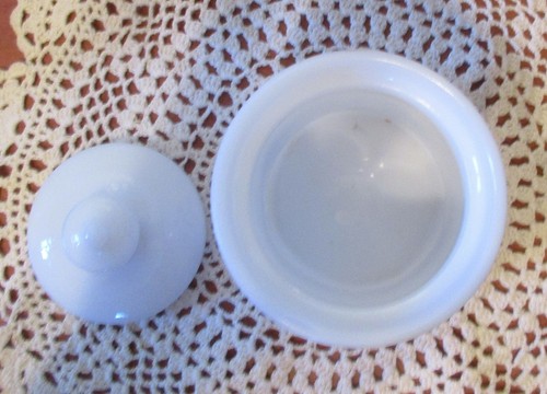 Vintage Hazel Atlas weißes Glas mit blauen Blumen & Deckel - Bild 3 von 4