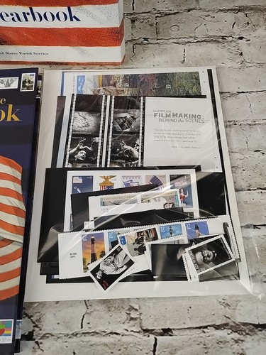 2003 USPS Commemorative Stamp Yearbook - Harper Collins - New Condition - Picture 2 of 5