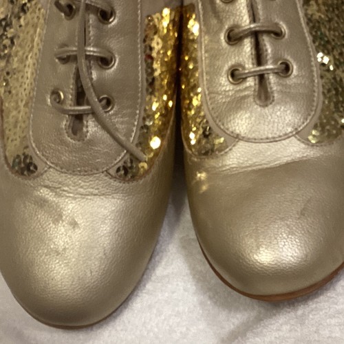 Bruno Magli Women’s Gold Sequined Flats US 7.5 EU 38.5 - Picture 2 of 7