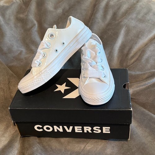 Converse All Star Chuck Taylor White Patent Leather Coquette Shoes Size 5 NEW
