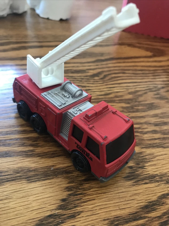 Vintage Mini Red Tonka Fire Engine/Truck 1993 - Image 4 of 4