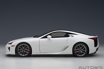 LEXUS LFA WHITEST WHITE CARBON ROOF COMPOSITE BY AUTOart 1:18