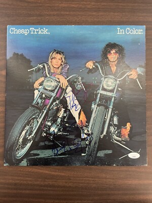 cheap trick オフィシャル限定　サインCD CHEAP TRICK - Japanese Singles Collection: Greatest Hits (Blu-Spec