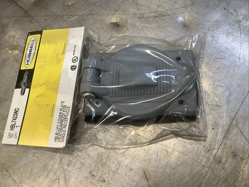 #225 New HBL7423W0 Hubbell Single Receptacle Weatherproof Lift Cover Plate - Picture 1 of 3