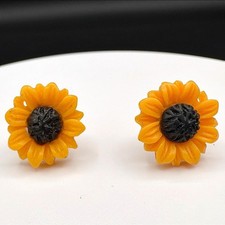 Vintage Mini Sunflower Stud Earrings – Bright & Cheerful Everyday Blossoms