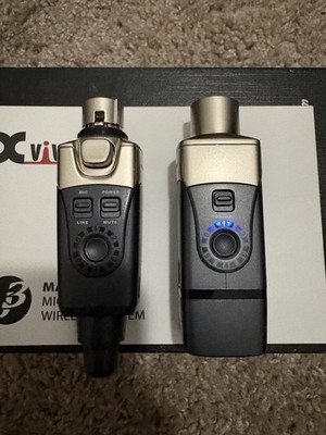 Xvive U3 Wireless XLR Microphone System Transmitter & Receiver Set Black/Silver