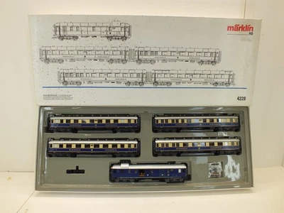MARKLIN 4228 3/2-RAIL X5 RHEINGOLD DRG COACH PACK COMPLETE BOXED (C1418) - Image 1 of 4