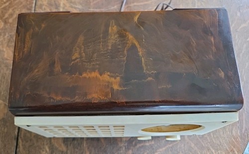 Radio Catalin Emerson Modelo 520 De Colección - Aspecto nítido - ¡Remolinos marrones funcionando! - Imagen 2 de 9