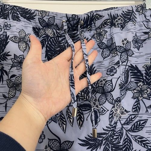 Neu mit Etikett Chico's Zenergy Damen-Skorttaschen Größe 2 M Golf Strand Blumenmuster Athleisure - Bild 3 von 15