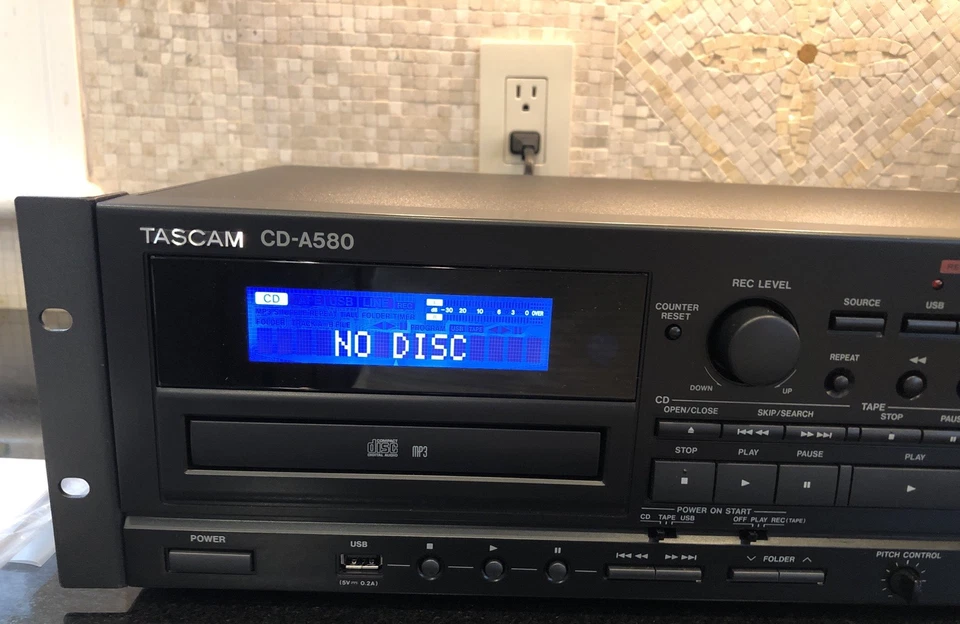 TASCAM CD-A580 Professional CD/Cassette/USB Player Manual & Remote New In Box - Image 4 of 4