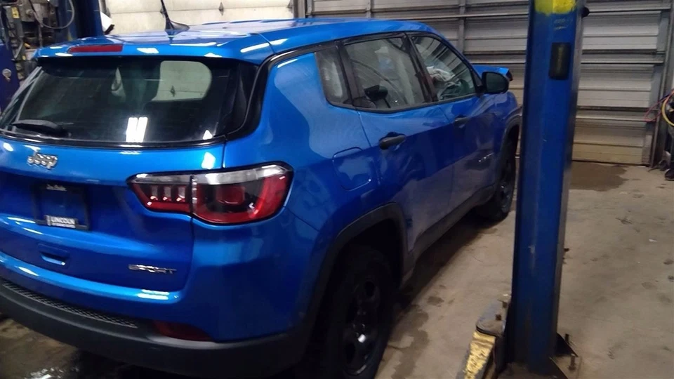 Apoio de suspensão dianteiro para passageiros 4WD suspensão padrão compatível com 17-22 COMPASS 10315737 - Imagem 4 de 4