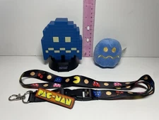 Pac Man Turn-To-Blue Ghost Paladone Icons Series 1 Light, Plush & Lanyard Set