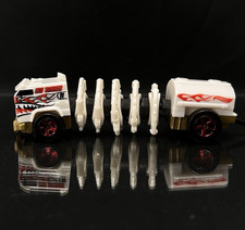 Mattel Hot Wheels Mutant Machines Power Tread 2014 White & Black BBY85 Car Toy