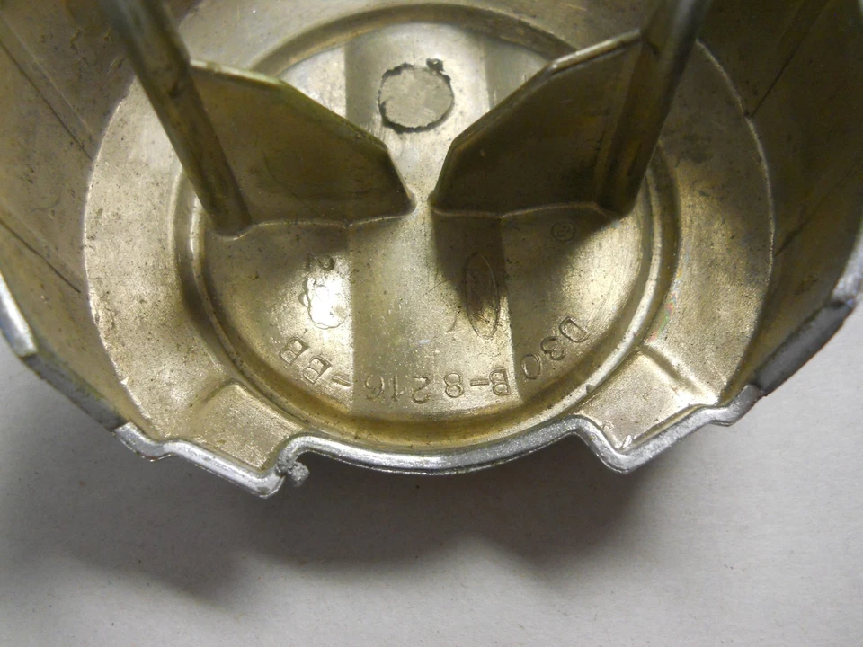 НОВЫЙ ИЗ СТАРЫХ ЗАПАСОВ 1973 FORD TORINO ГРИЛЬ ЭМБЛЕМА D3OZ-8213-B - Изображение 3 из 4