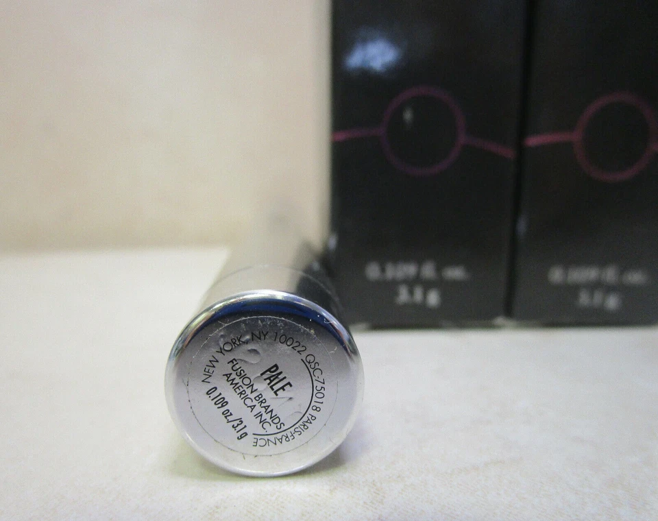 Corrector facial luminoso suavizante línea Illumicover 2 FUSION BEAUTY PÁLIDO 0,109 oz Foto 2 de 3