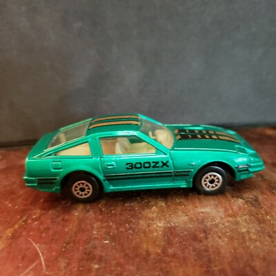 マクドナルドミニカー Hot Wheels Camaro Z-28 Confetti McDonalds 1982 Purple