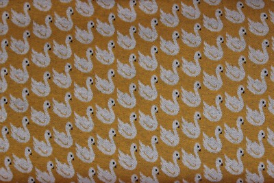 Lillestoff Jacquard Jersey Swan Lake Schwäne gelb