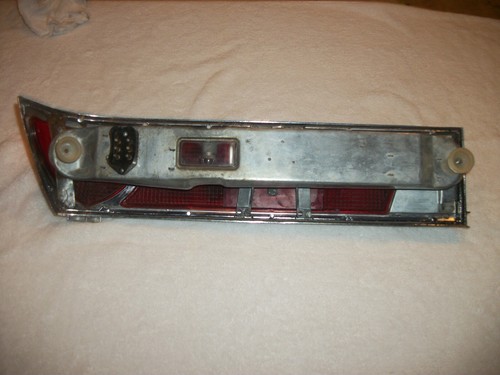 Mercedes-Benz left  tail light 220s 220SE 300SE Sedan W111 W112 1960 to 1967 - Picture 12 of 13