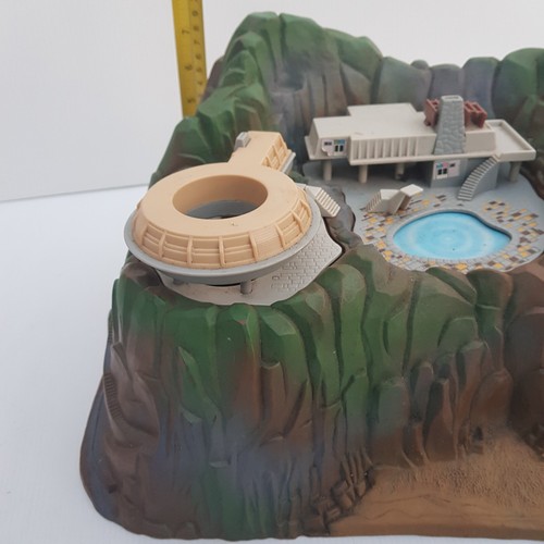THUNDERBIRDS TRACY ISLAND ELECTRONIC PLAYSET - Picture 4 of 9