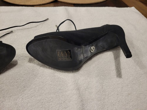 Michael Kors Black Suede Pumps New Leather Upper Rubber Outsole Size 9.5M/40.5M - Picture 6 of 8